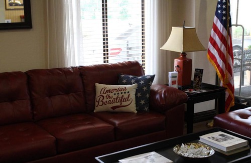 Thomasville Hotel | Hometown Inn Thomasville