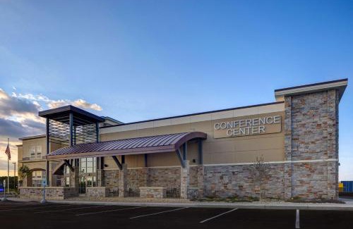 Oak Creek Hotel | Homewood Suites By Hilton Oak Creek Milwaukee