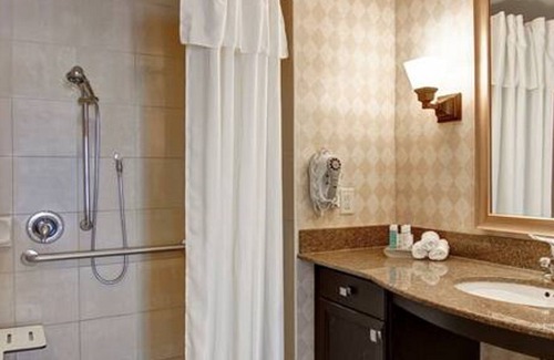 Oakville Hotel | Homewood Suites by Hilton Toronto Oakville