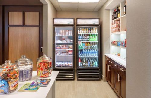 Feather Sound Hotel | Homewood Suites by Hilton St. Petersburg Clearwater