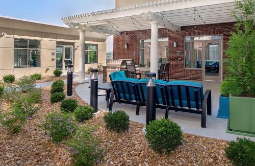 Maryland Heights Hotel | Homewood Suites by Hilton St. Louis Westport