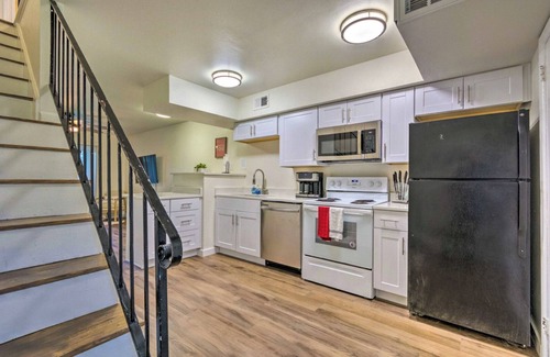 Capital View Apartment | Homey 2BR Queen Beds in Little Rock! Ideal Location with AC, WIFI