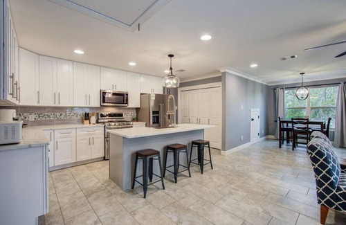 Addicks Apartment | Homey Residential Apartment by Children's Hospital