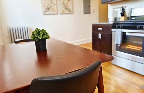 Kenwood Apartment | Homey Vibes Furnished 1BR Apt