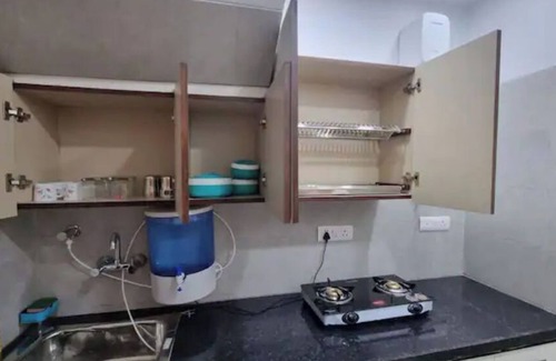 Sainik Farm Condo | Homlee Pentagon Basement Apartment in saket