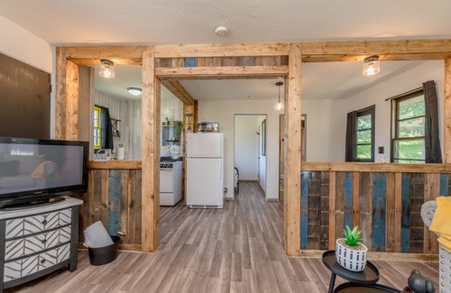 Rockaway Beach Cabin | Honey Hive in Rockaway Beach