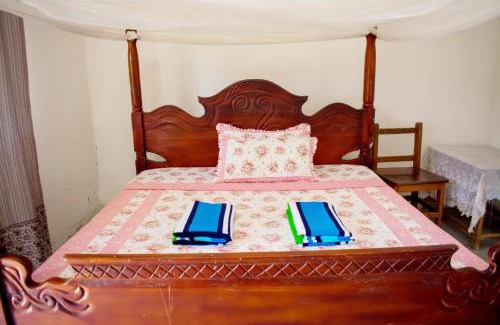 Karuma Cabin | Honeybee Safari Camp