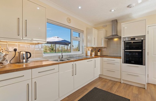 Kilgetty Cottage | Honeyfield Lodge - Spacious Cottage, Rural Views