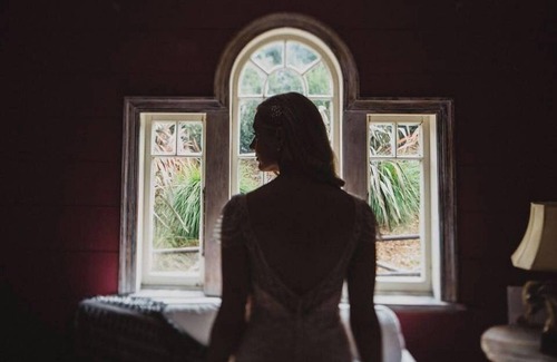Waimauku Cottage | Honeysuckle Cottage - Romantic Getaway