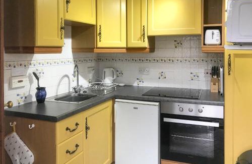 Middle Mayfield House | Honeysuckle Cottage - Uk4177