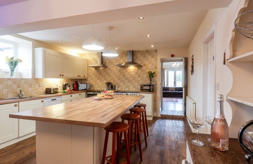 Reighton Cottage | HONEYSUCKLE, pet friendly, with hot tub in Filey