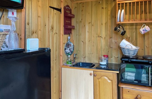 Llanvair Kilgeddin Cottage | Honeysuckle - UK48396
