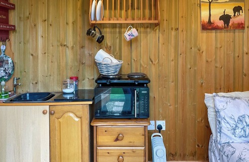 Llanvair Kilgeddin Cottage | Honeysuckle - UK48396