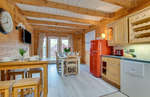Little Petherick House | Honeywood - Three Bedroom House, Sleeps 6