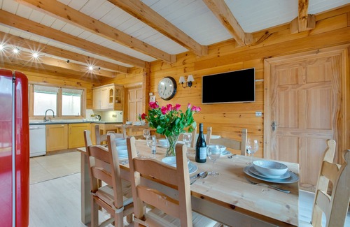 Little Petherick House | Honeywood - Three Bedroom House, Sleeps 6