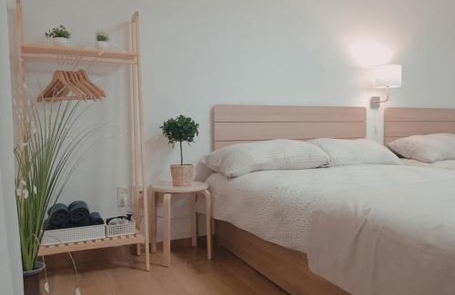 Sinchon-dong Apartment | Hongdae Lovely Studio