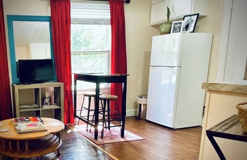 Dickerson Road Apartment | Honky Tonk Haven Cozy Nashville Apartment Country Feel in The Middle of The City