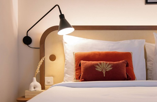 Les Eaux-Vives Hotel | HOOD