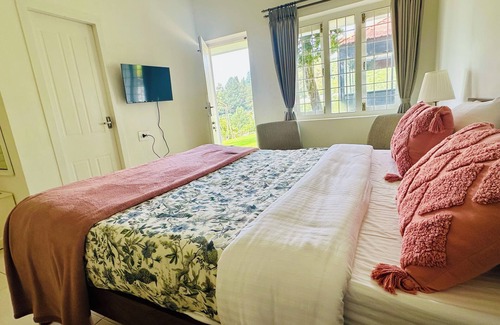 Thalayathimund Bed & Breakfast | Hoopoe House