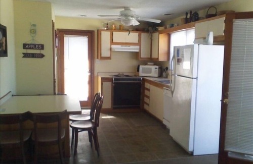 Nags Head Cottage | Hootie and the Blue Fish #4 Oceanside Direct Beach Access Friday to Friday