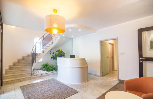 Postojna Hotel | HOP HOUSE Garni Hotel