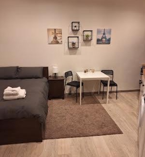 Wexford Apartment | Hopes room