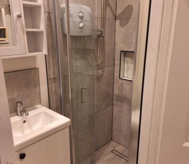 Wexford Apartment | Hopes room