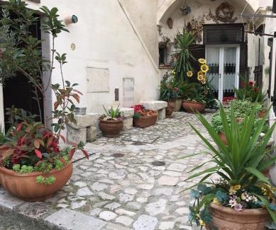 Sasso Barisano Bed & Breakfast | HOPLITES SPARTAN