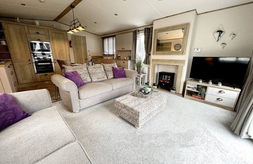 Hopton on Sea Cottage | Hopton Lodge Retreat