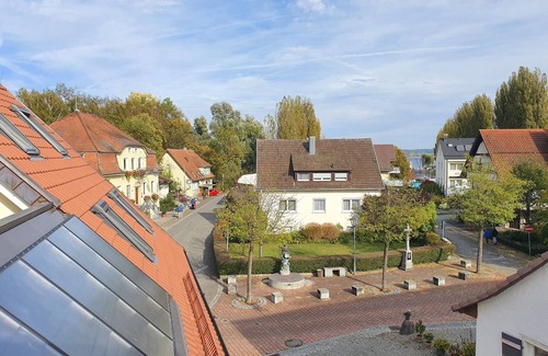 Moos Apartment | höriHaus 1804 - Apartment "Seeblick": Quiet, less than 200m from the lake, restaurants, Edeka