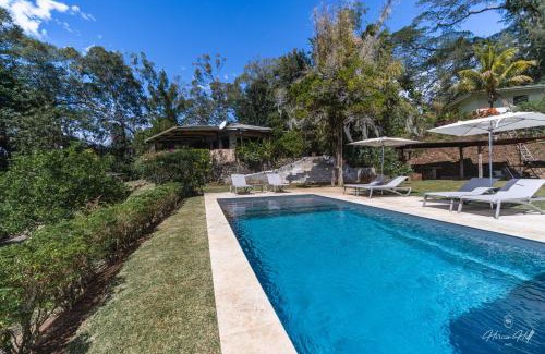 Pirae Villa | Horizon Hill Villa