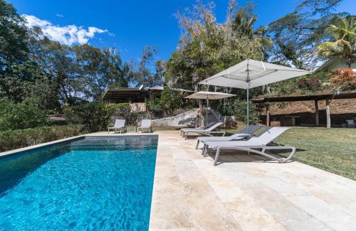 Pirae Villa | Horizon Hill Villa