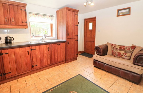 Checkley Cottage | HORSE SHOE COTTAGE, pet friendly, with a garden in Cheadle