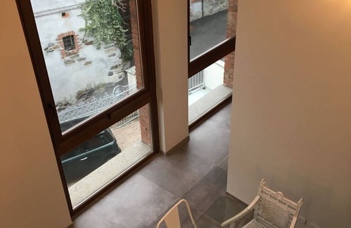 Chiaverano House | Horse Shoe House, beautifully renovated 3 storey house.