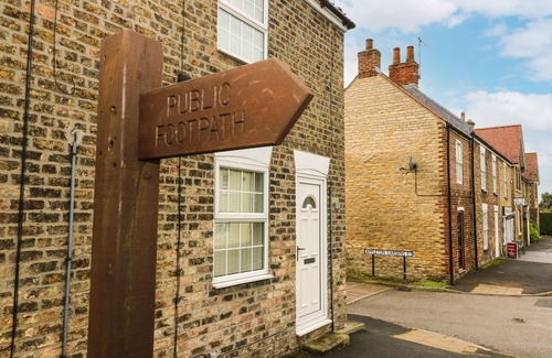 South Cave Cottage | HORSESHOE COTTAGE, romantic, character holiday cottage in South Cave