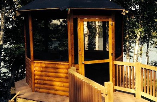 Republic House | Horseshoe Lake Cottage