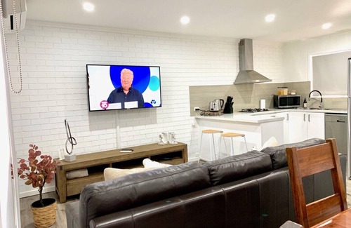 Horsham House | Horsham Villa Central Location