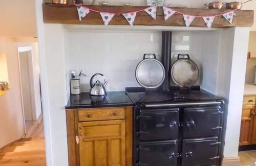 Eastgate Cottage | HORSLEY HEAD HOLIDAYS, family friendly, with open fire in Eastgate