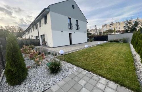 Oborniki Apartment | Hortensja Check-in 24H