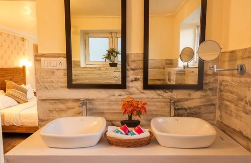 Leh Bed & Breakfast | Horzay stays - Double Room with Mountain View - 9