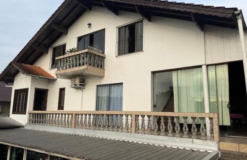 Treze Tilias House | Hospedaria da Salete