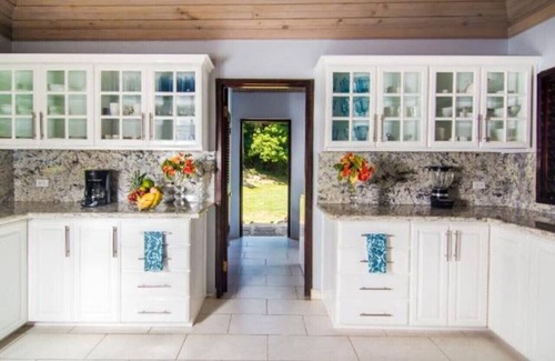 Montego Bay Villa | Hospitality Expert HALF HILL: Pool, Beach & Chef