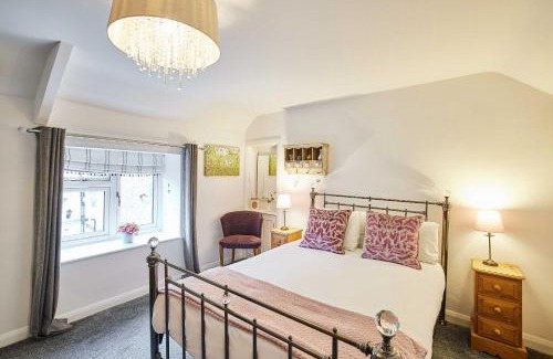 Kirkbymoorside House | Host & Stay - Anvil Cottage