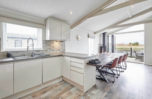Carlton-in-Cleveland Ski Chalet | Host & Stay | Endeavour Lodge