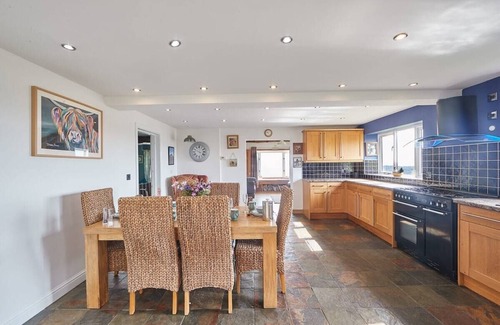 Ravenscar House | Host & Stay | Fairview House