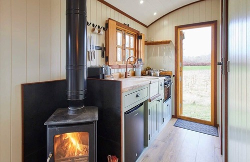 Bronllys Ski Chalet | Host & Stay | Glöyn Byw
