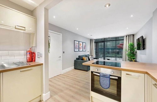 Chinatown Apartment | Host & Stay | Henry Street Chambers
