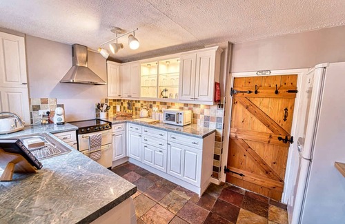 Worcester House | Host & Stay | London Road Cottage