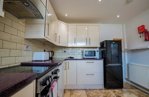 Wyken House | Host & Stay | Manfield Avenue