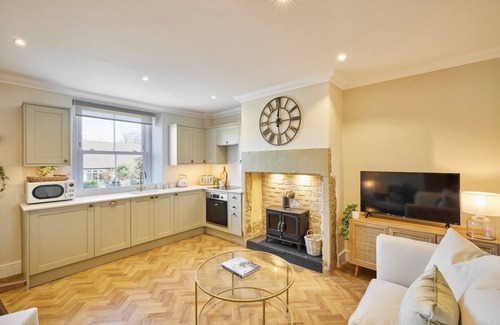 Birstall House | Host & Stay | Oakwell Cottage